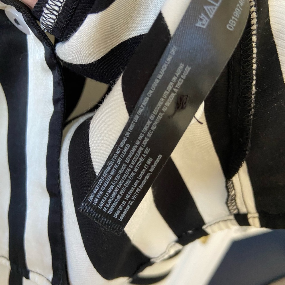 Anthropologie Black and White Stripe Button-Up silk blouse - Picture 4 of 4